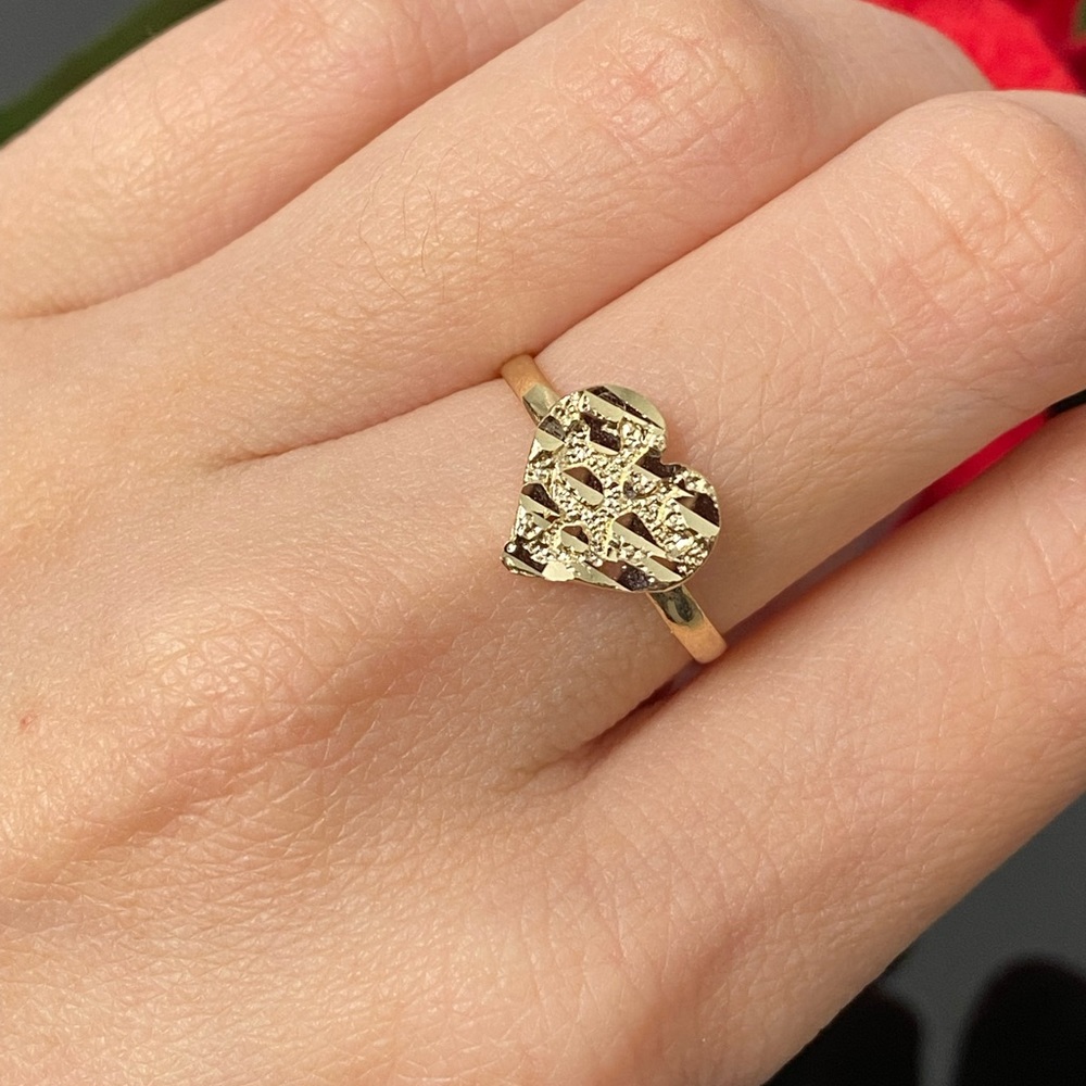 10K Yellow Gold Single Band Nugget Heart Ring - Picture 8 of 8